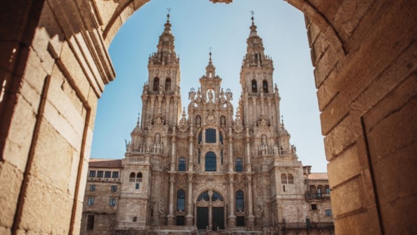 Spain: Sight-Seeing, Customs, and Traditions